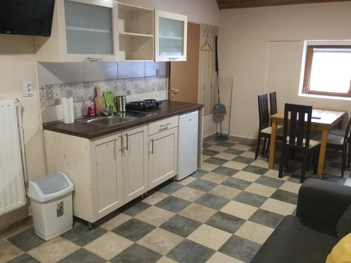 Natura Panzio&Apartmanhaz Orfu Bagian luar foto