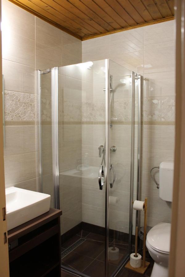 Natura Panzio&Apartmanhaz Orfu Bagian luar foto