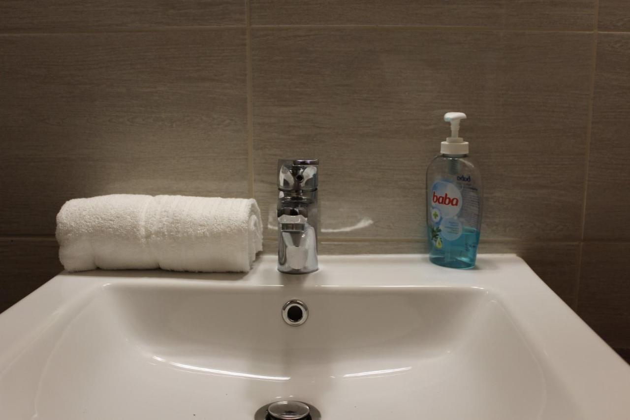 Natura Panzio&Apartmanhaz Orfu Bagian luar foto
