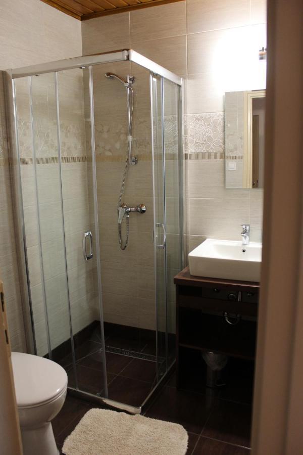 Natura Panzio&Apartmanhaz Orfu Bagian luar foto