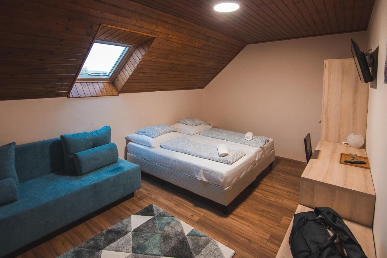 Natura Panzio&Apartmanhaz Orfu Bagian luar foto