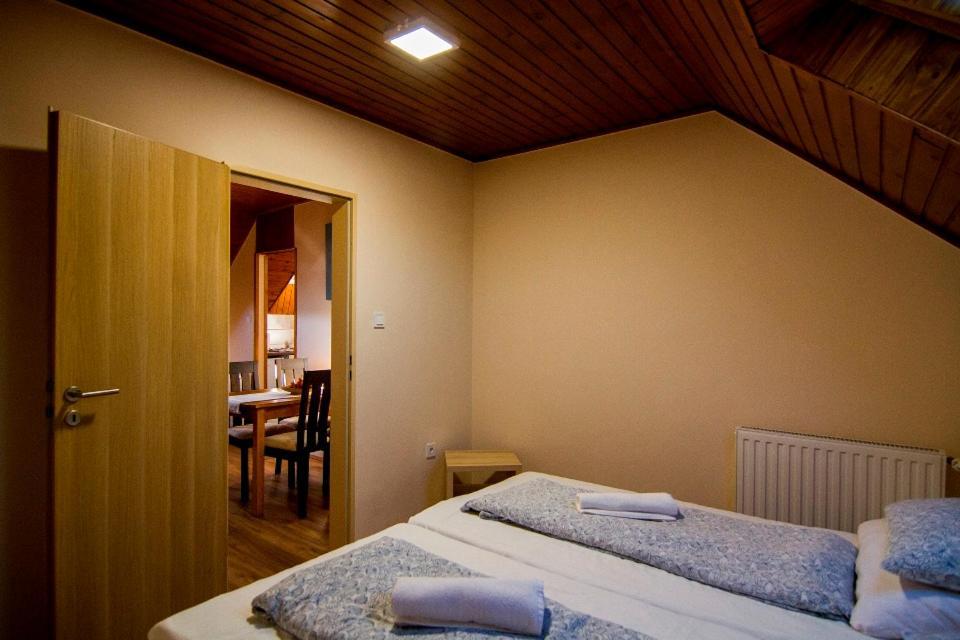 Natura Panzio&Apartmanhaz Orfu Bagian luar foto